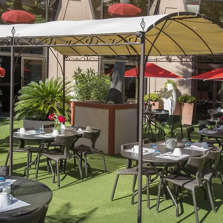 Novotel Centre Vieux Hotel 4*