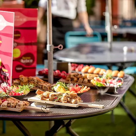 Novotel Centre Vieux 4*