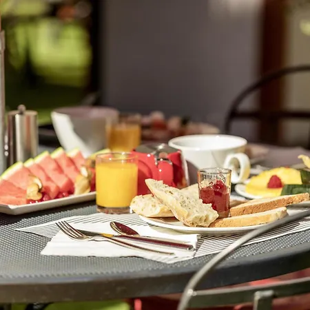 Novotel Centre Vieux Отель Ницца