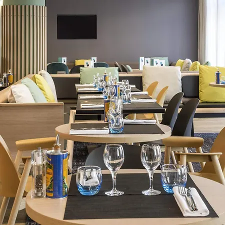 Отель Novotel Centre Vieux 4*