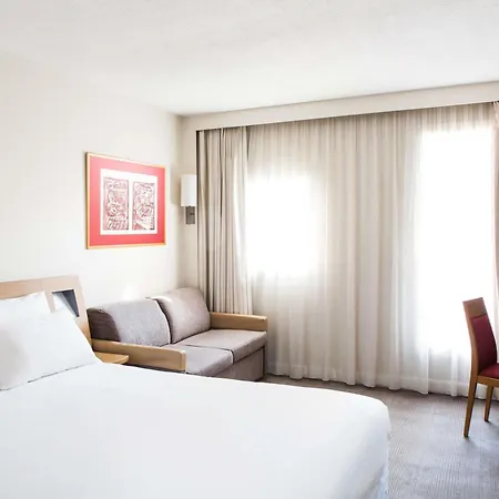Отель Novotel Centre Vieux