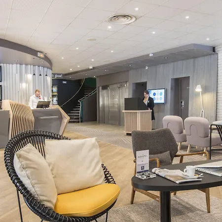 Отель Novotel Centre Vieux 4*
