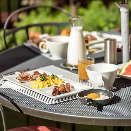 Novotel Centre Vieux 4*