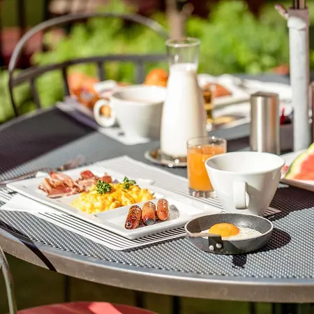 Novotel Centre Vieux Отель Ницца