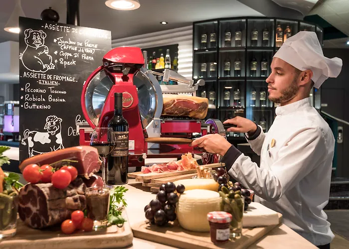 Novotel Centre Vieux Hotel 4*