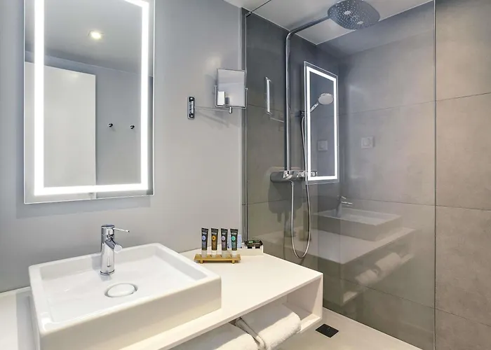 Novotel Centre Vieux 4*
