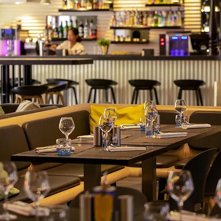 Novotel Centre Vieux Hotel 4*